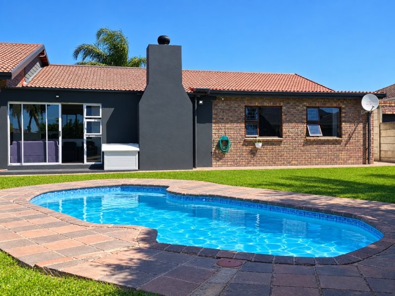 3 Bedroom Property for Sale in Wavecrest Eastern Cape